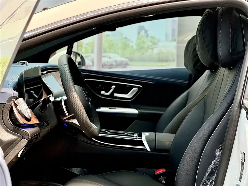 Mercedes-Benz EQE 2025 500 4MATIC Luxury