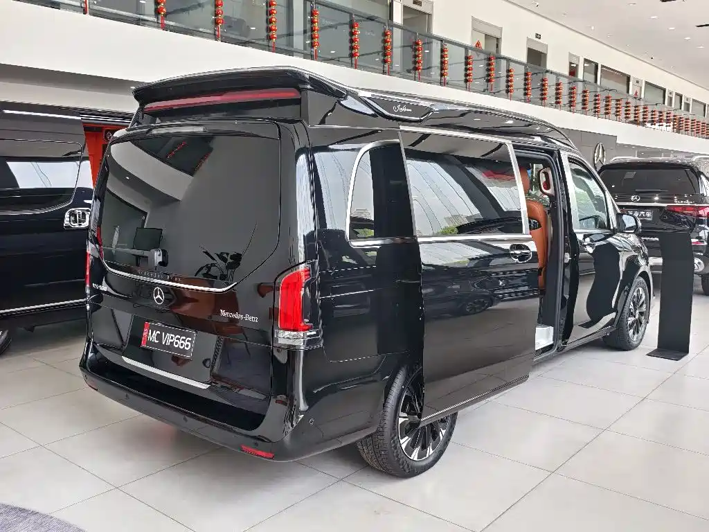 Mercedes-Benz V-Class V 2024 V 300 L Luxury