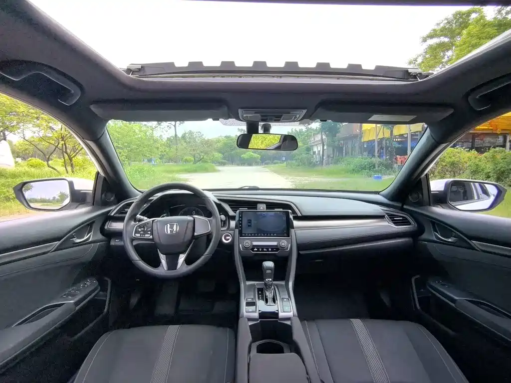 Honda Civic — миниатюра 10