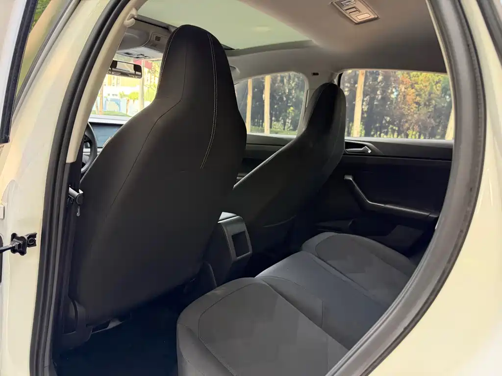 Volkswagen Polo — миниатюра 8
