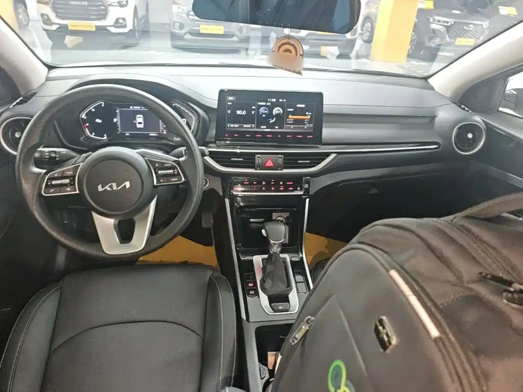 Kia K3 — миниатюра 10