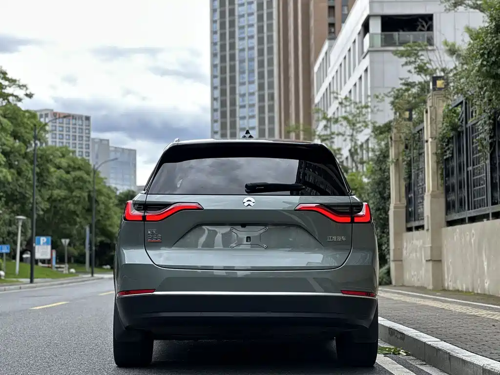 NIO ES8 2022 100kWh мест