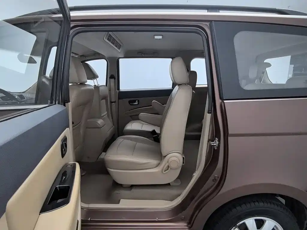 Wuling Hongguang — миниатюра 15