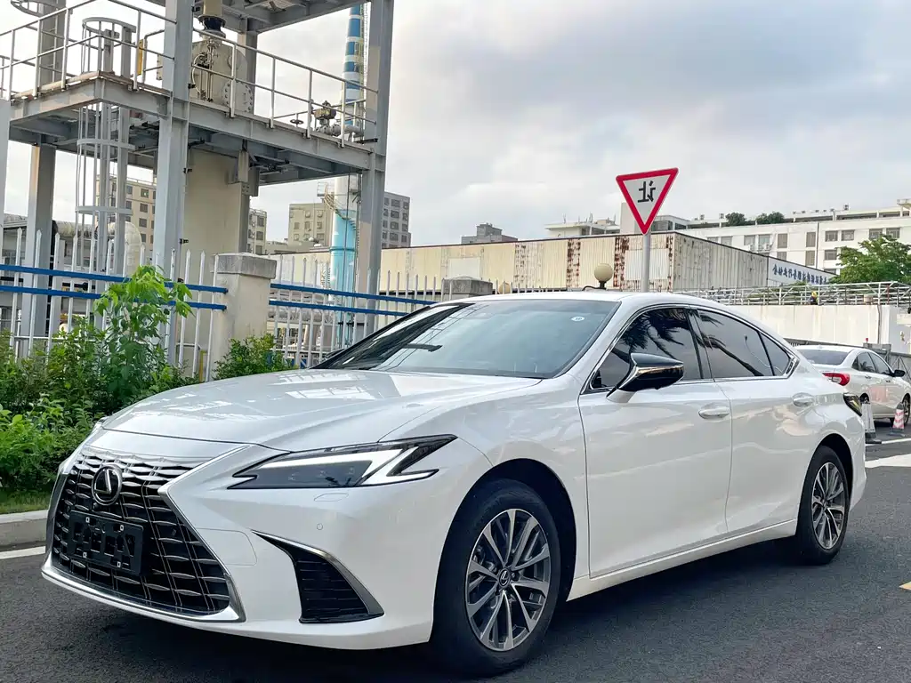 Lexus ES — фотографии объявления, Фото 11