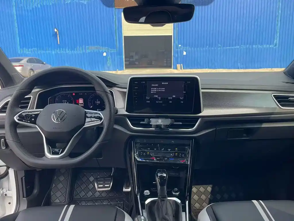 Volkswagen T-Roc — миниатюра 8