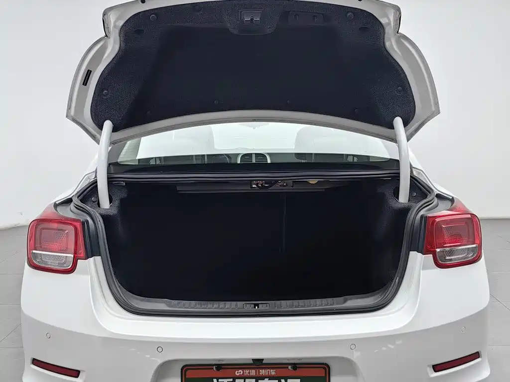 Chevrolet Malibu — миниатюра 16