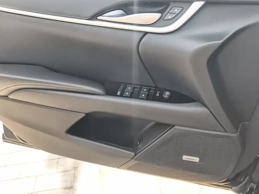 Cadillac XTS — миниатюра 7