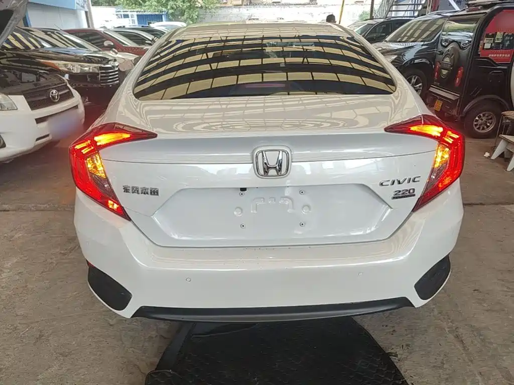 Honda Civic — миниатюра 6