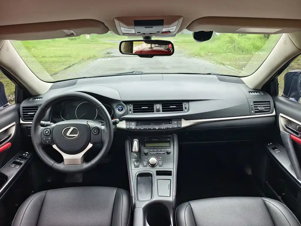 Lexus CT — миниатюра 6