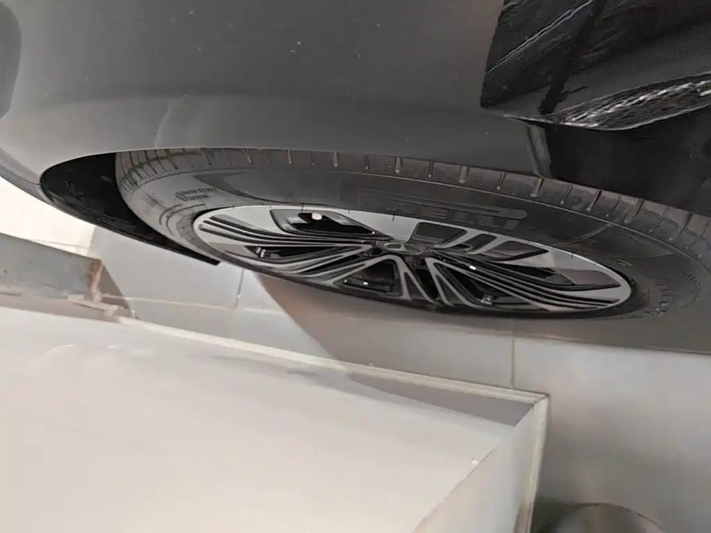 Mercedes-Benz E-Class New Energy — миниатюра 23