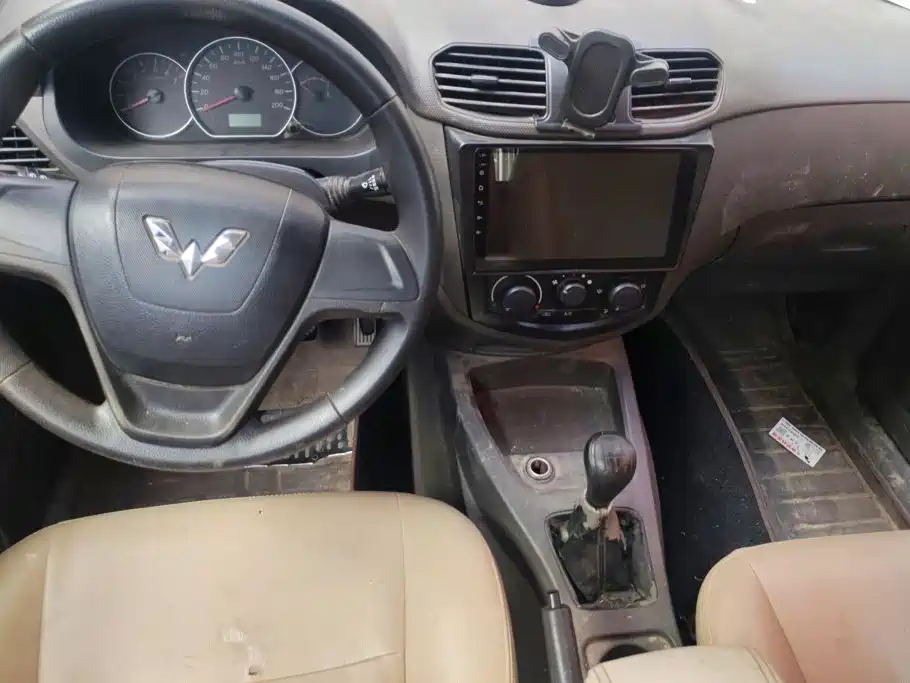 Wuling Hongguang — миниатюра 13