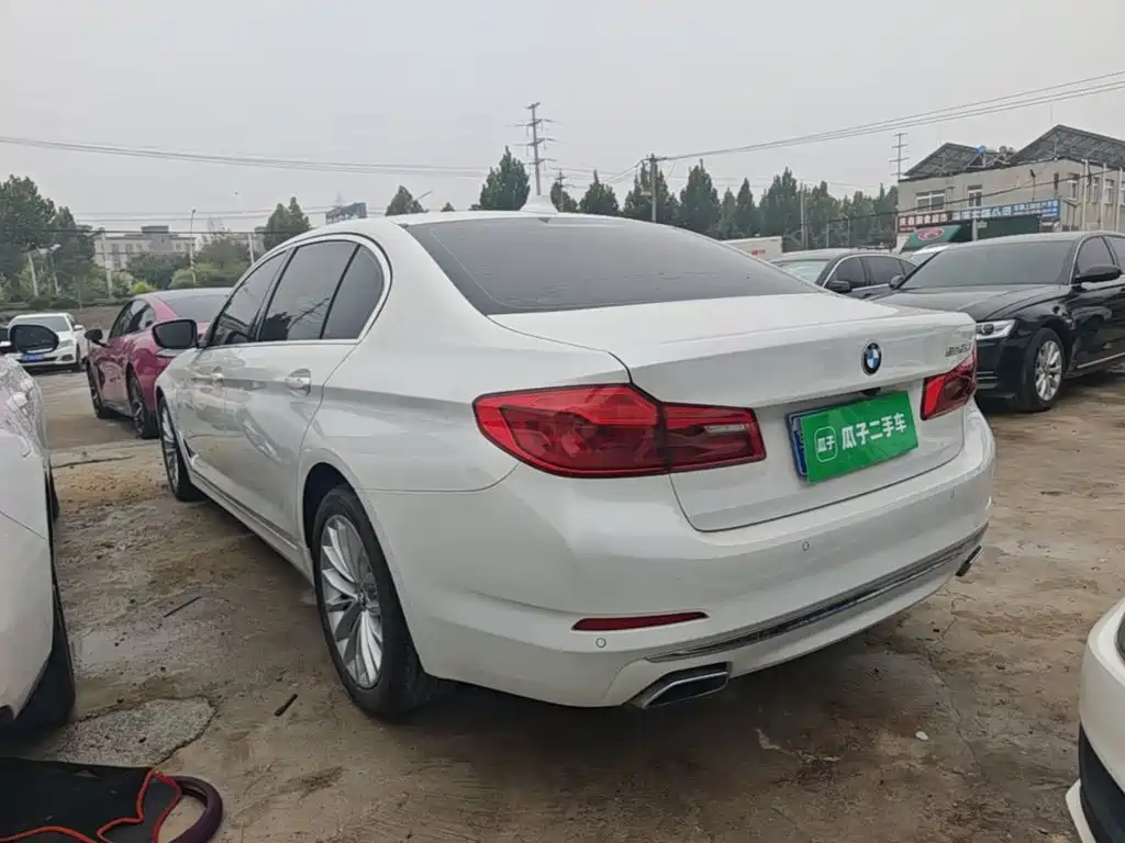 BMW 5 Series — миниатюра 5