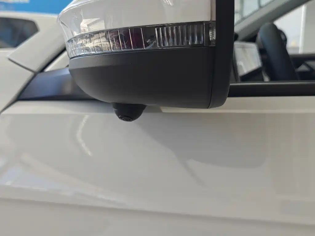 Volkswagen T-Roc — миниатюра 13