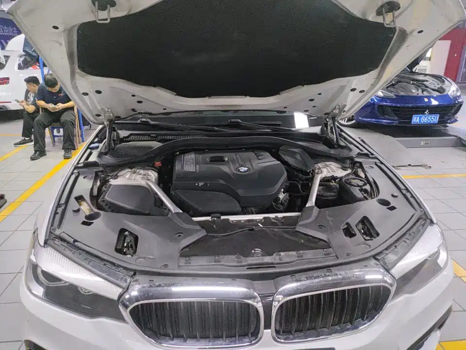 BMW 5 Series — миниатюра 3