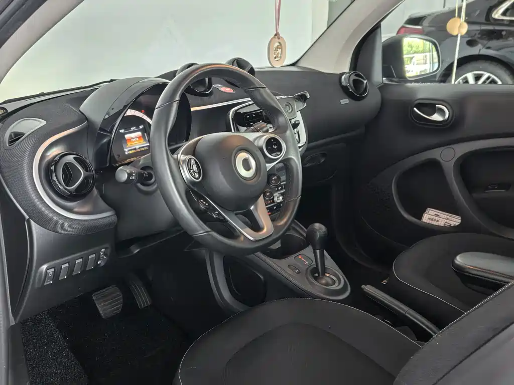 smart Smart Fortwo — миниатюра 12
