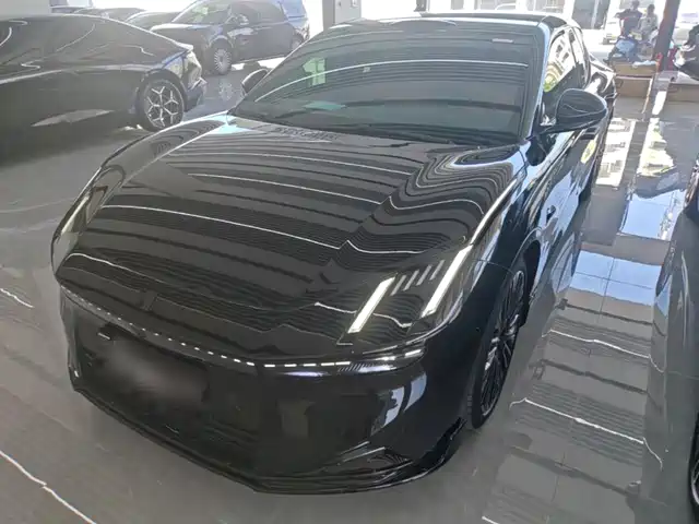 Lynk & Co 10