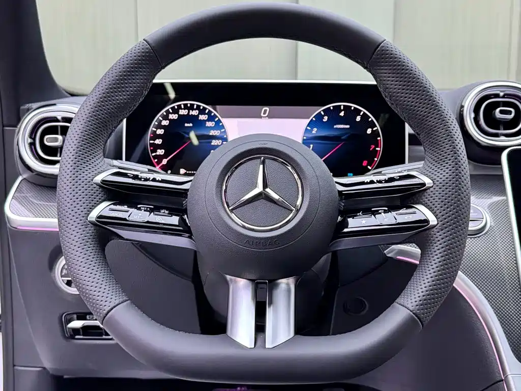 Mercedes-Benz C-Class — миниатюра 11