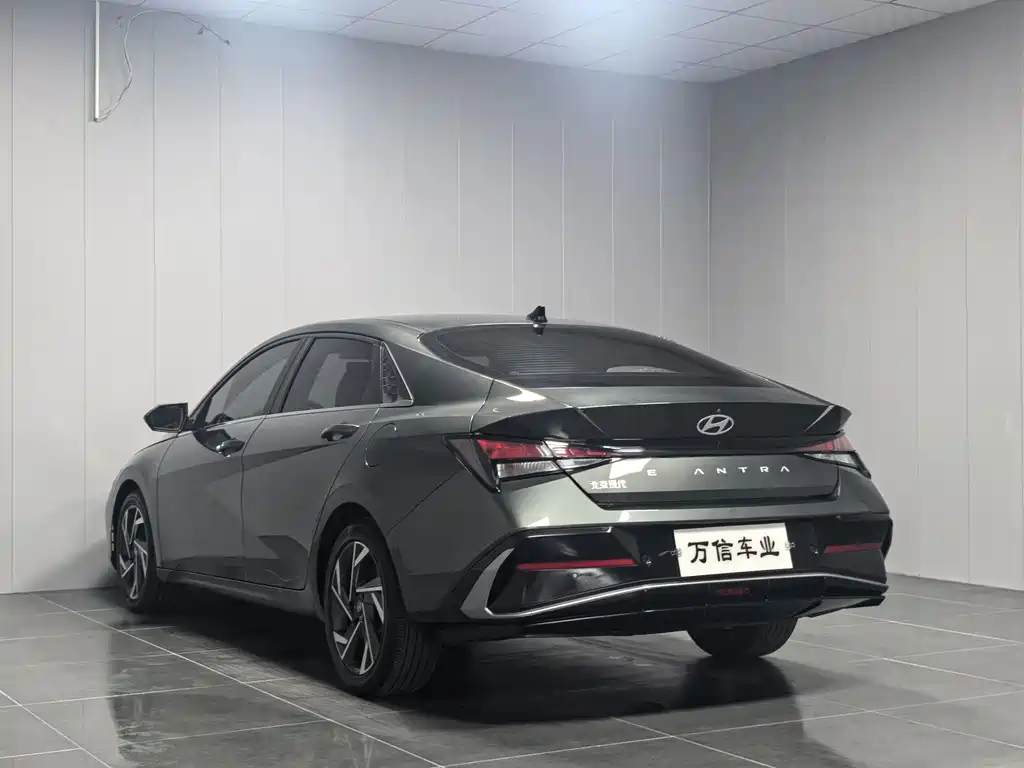 Hyundai Elantra — миниатюра 6