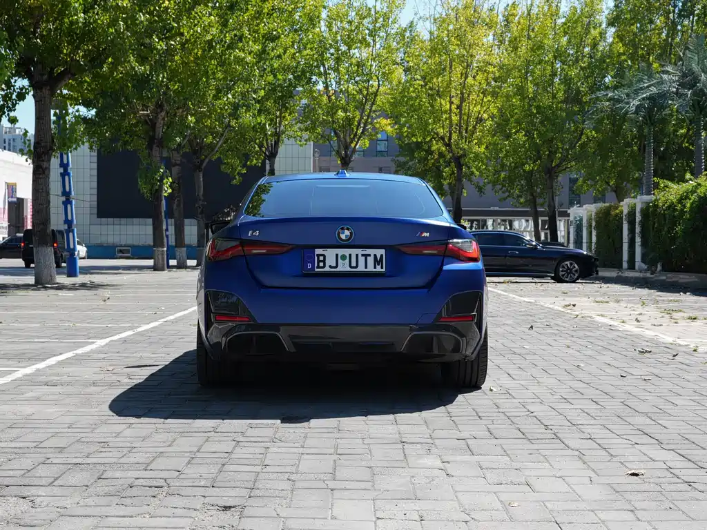 BMW i4 — миниатюра 6