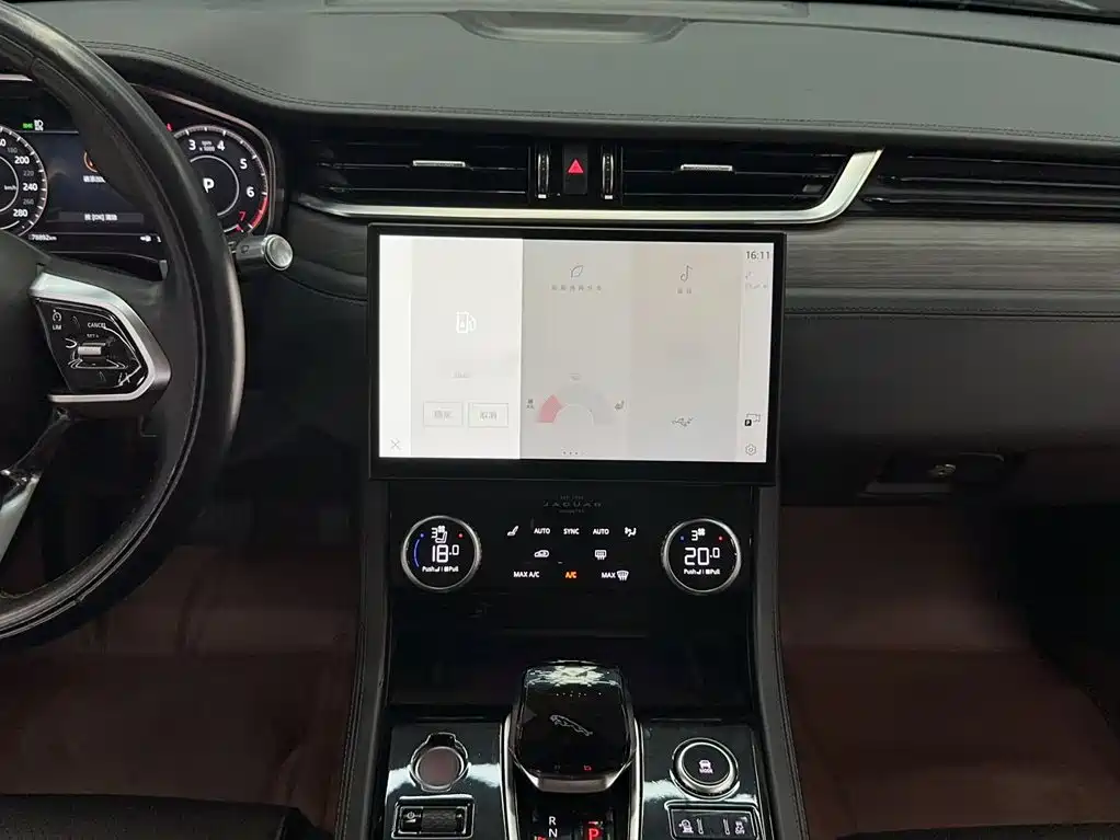 Jaguar XFL — миниатюра 8