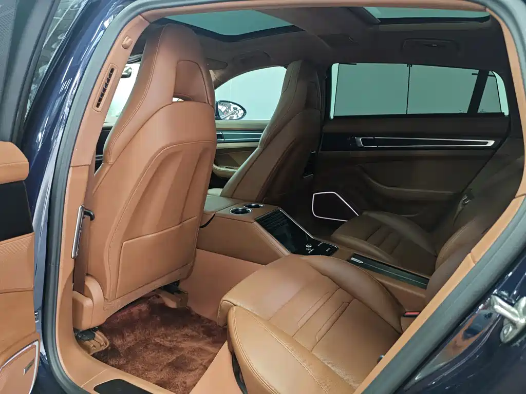 Porsche Panamera — миниатюра 6