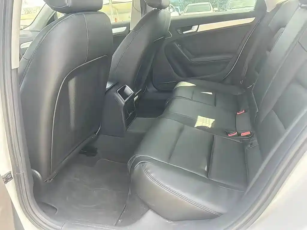 Audi A4L 2013 35 TFSI AT Comfort