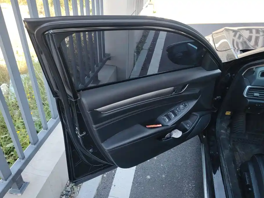 Honda Accord — миниатюра 7
