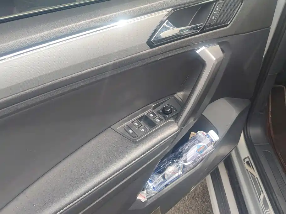Volkswagen Tiguan L — миниатюра 7