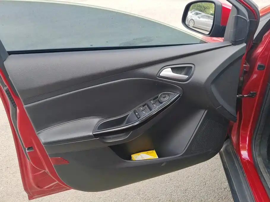 Ford Focus — миниатюра 7