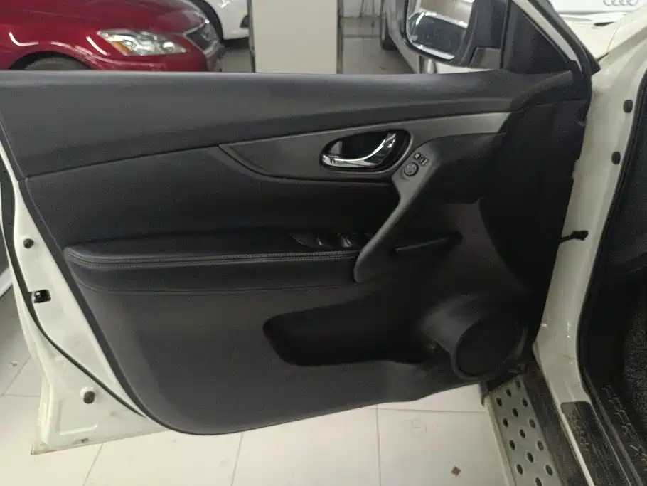Nissan X-Trail — миниатюра 7