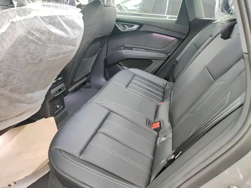 Audi Q4 e-tron — миниатюра 17