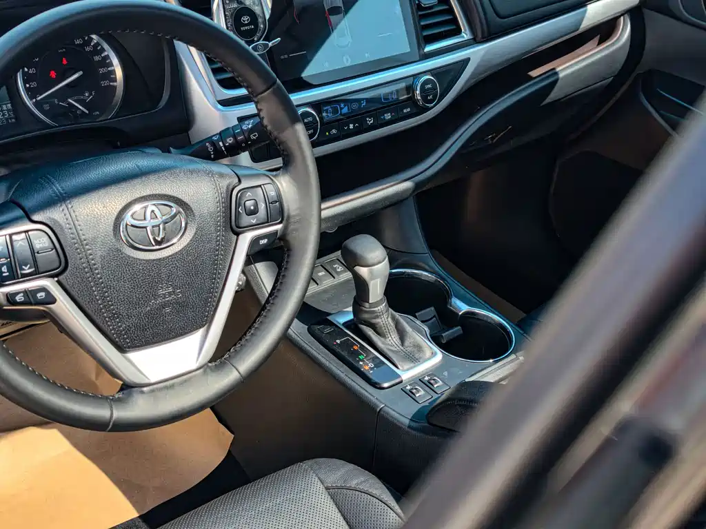 Toyota Highlander — миниатюра 15