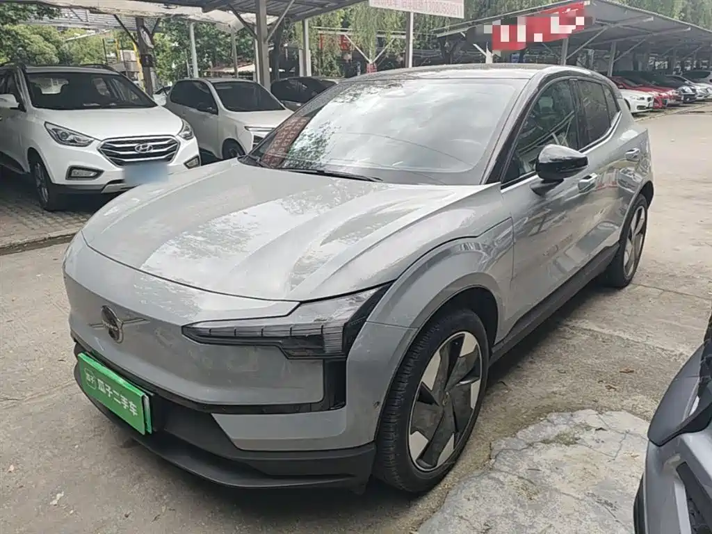 Volvo EX30 2024