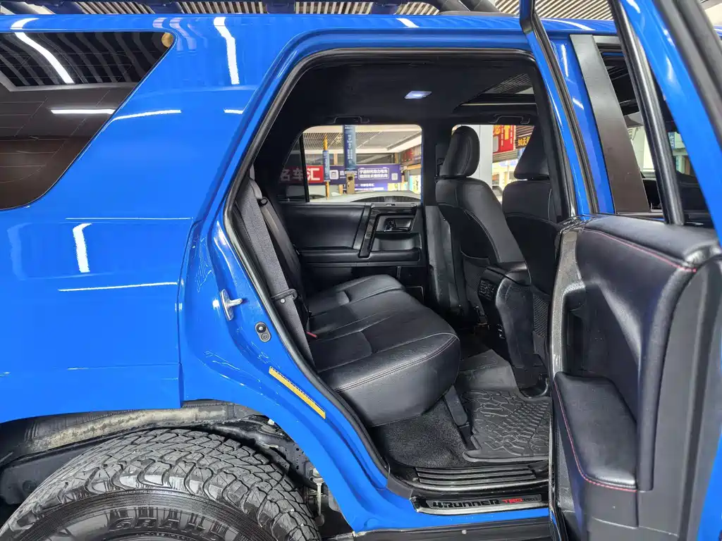 Toyota 4Runner — миниатюра 14