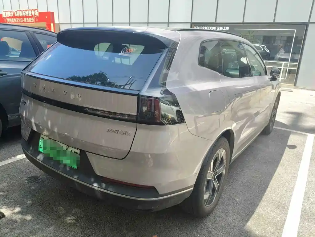 Volvo XC70 PHEV — миниатюра 5