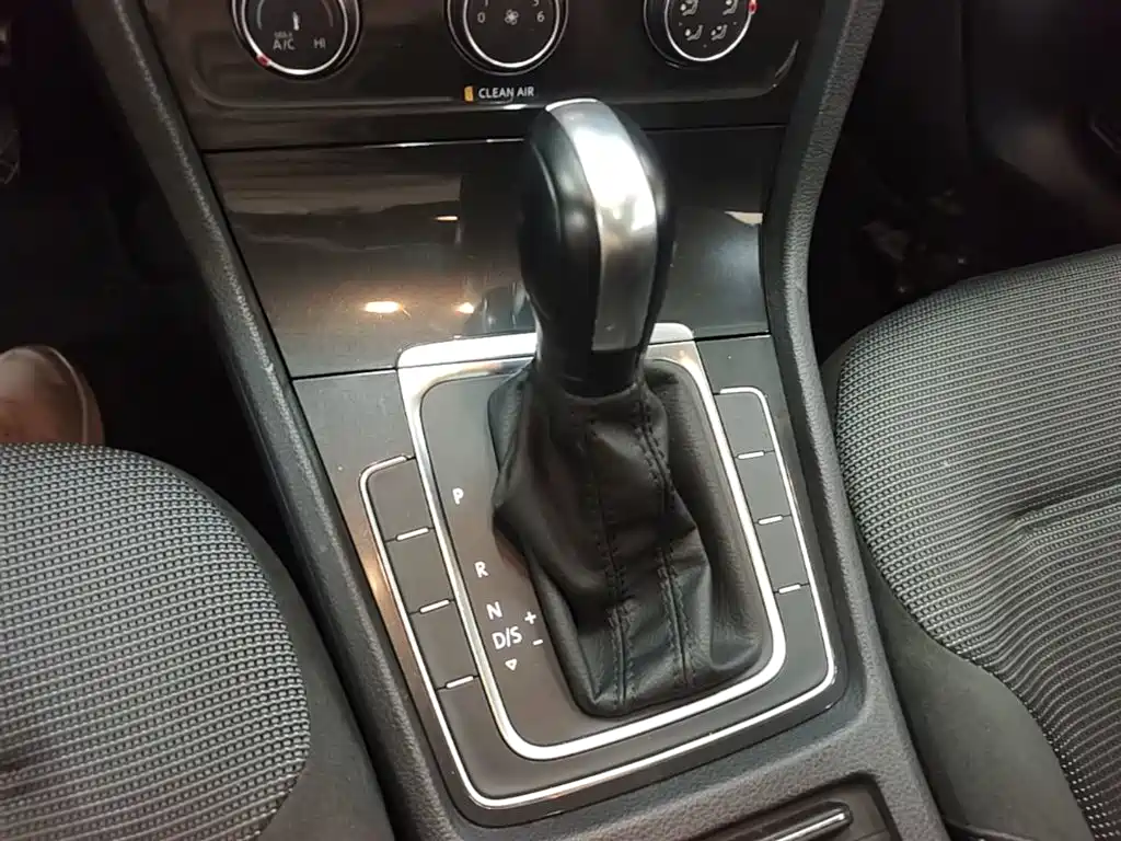 Volkswagen Golf — миниатюра 14