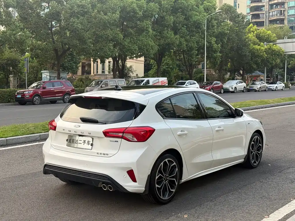 Ford Focus — миниатюра 7