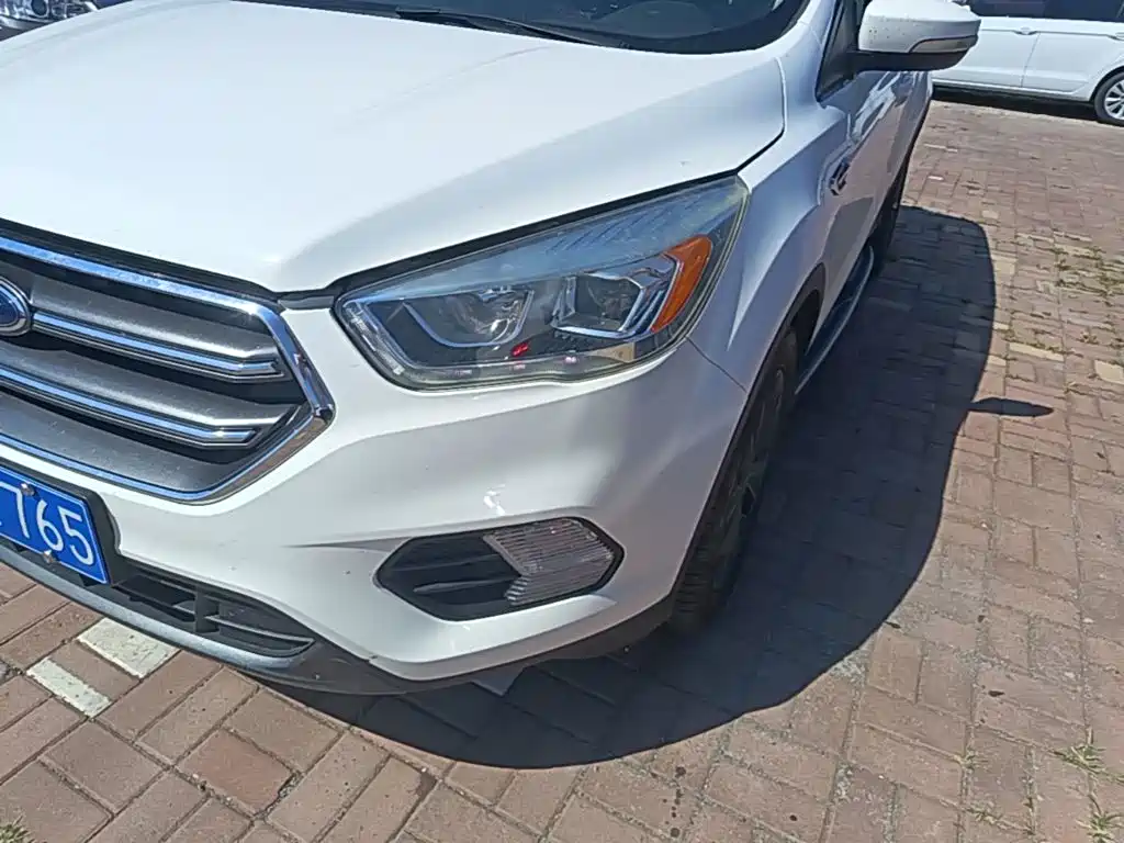 Ford Kuga — миниатюра 24