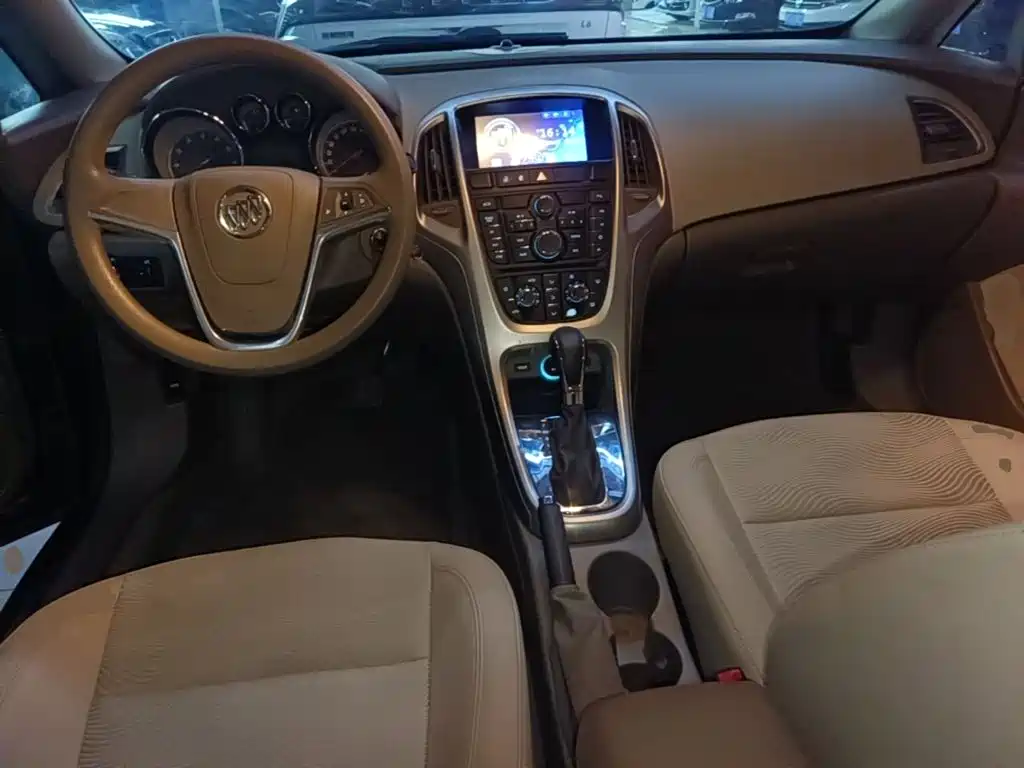 Buick Excelle — миниатюра 10