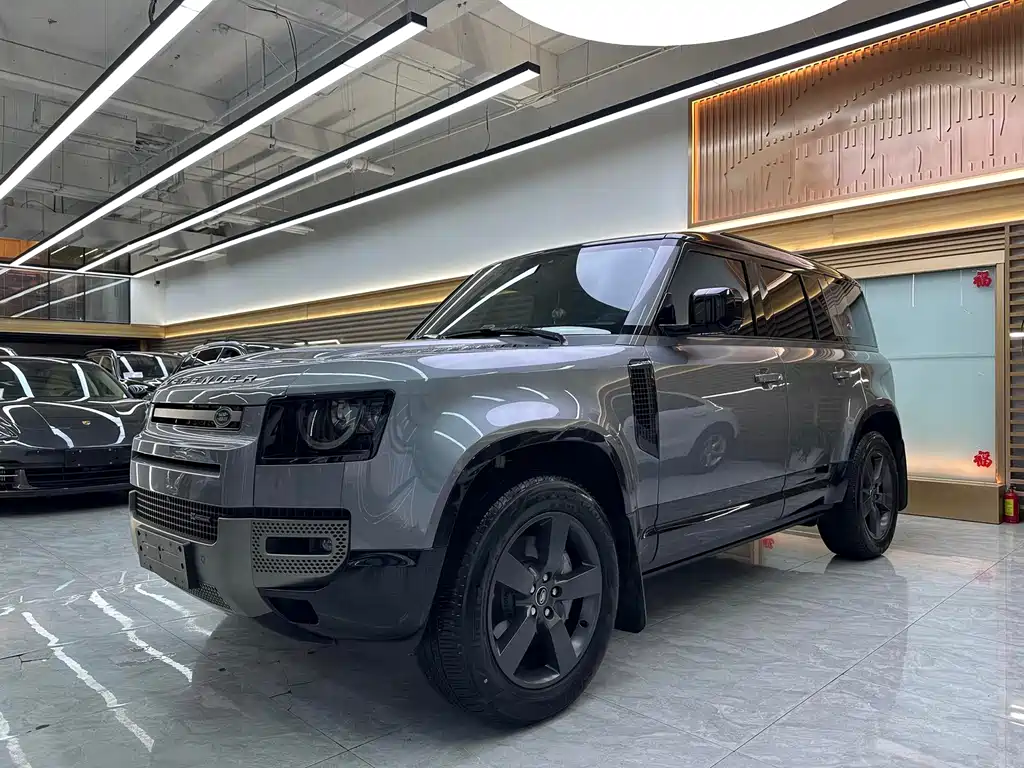 Land Rover Defender 2022