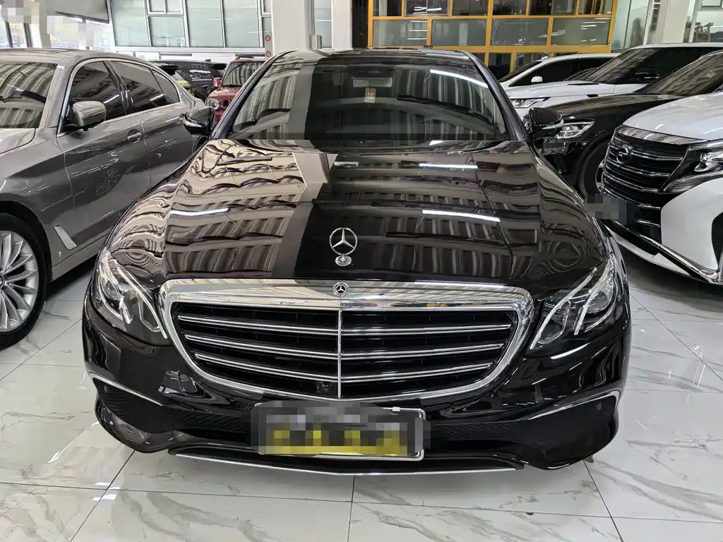 Mercedes-Benz E-Class — миниатюра 2