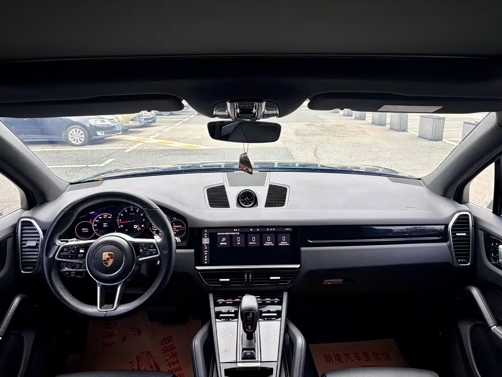 Porsche Cayenne — миниатюра 3