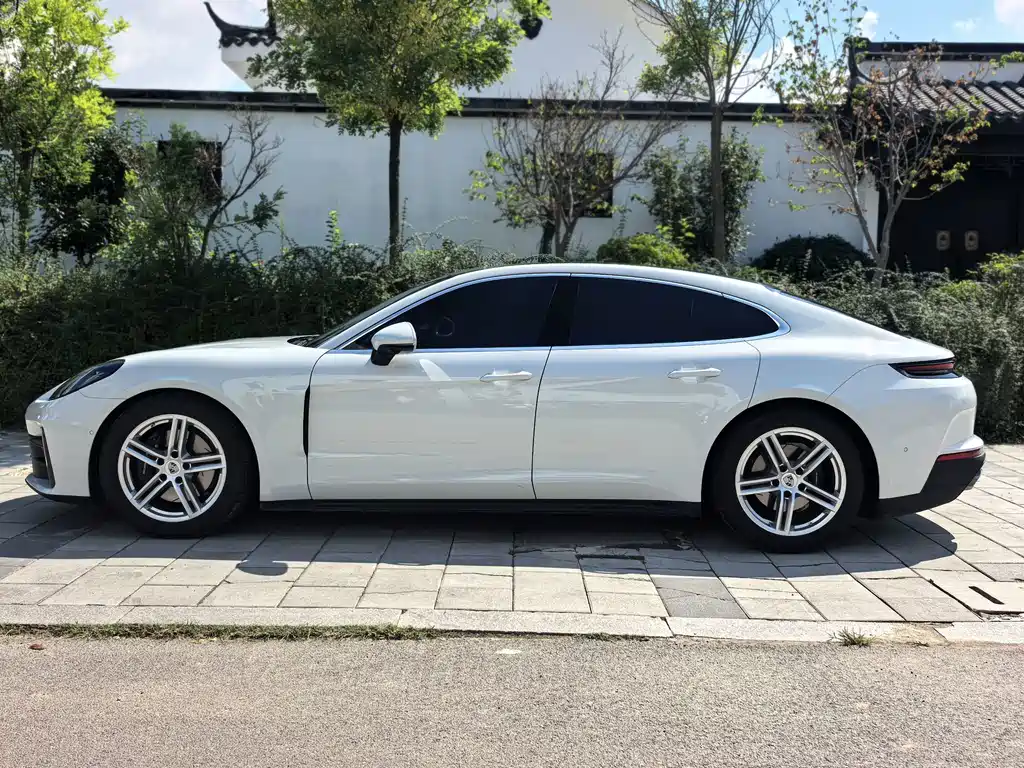 Porsche Panamera — миниатюра 3
