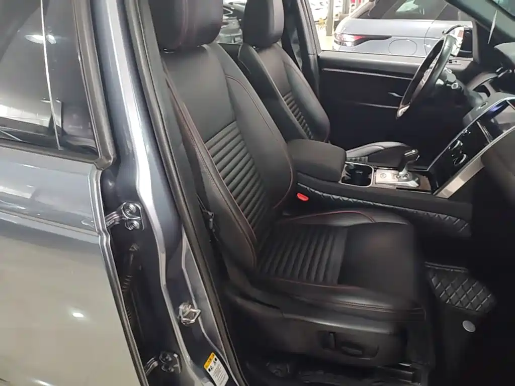 Land Rover Discovery Sport — миниатюра 25