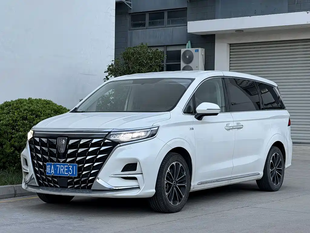 Roewe iMAX8
