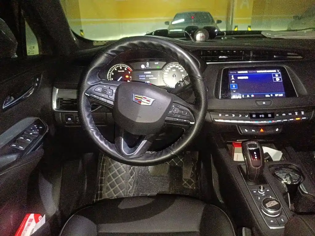 Cadillac XT4 — миниатюра 11