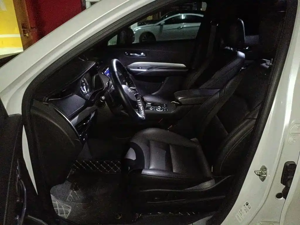 Cadillac XT4 — миниатюра 16