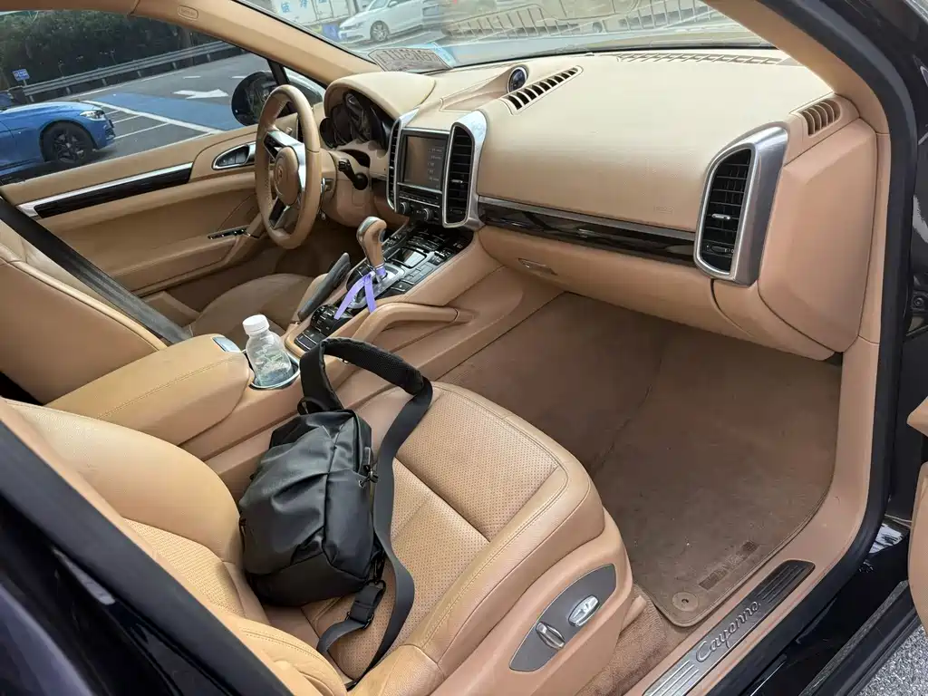 Porsche Cayenne — миниатюра 6