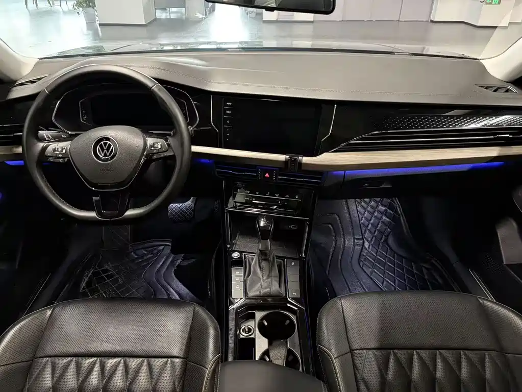 Volkswagen Passat 2021 330TSI Luxury