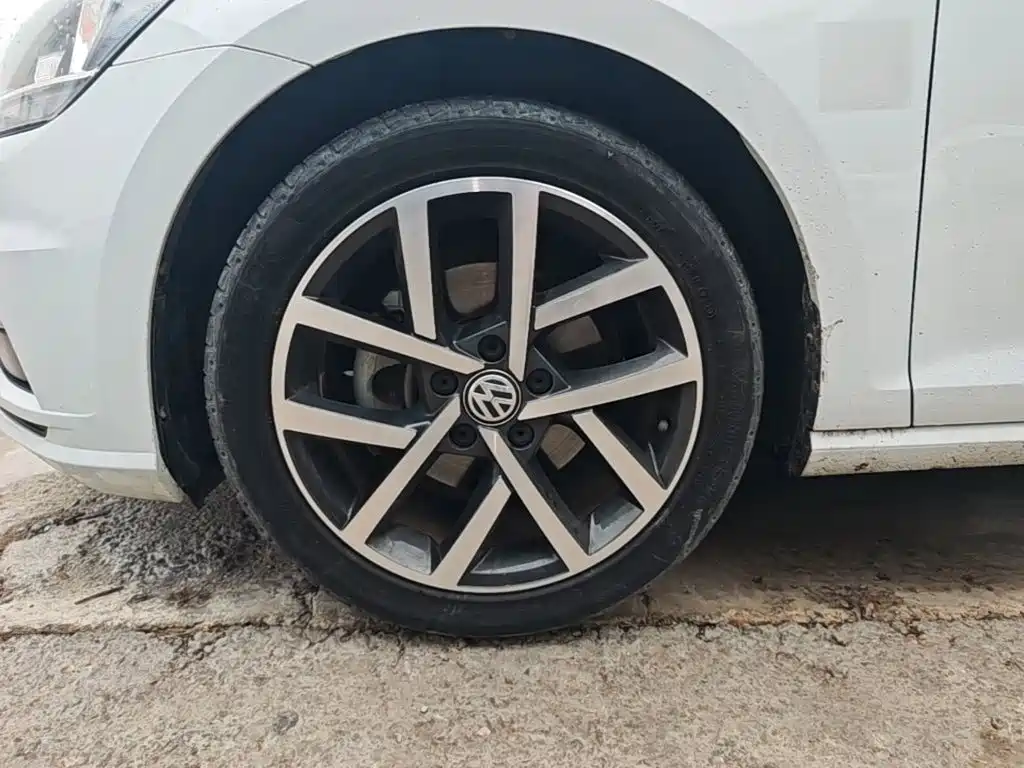 Volkswagen Golf — миниатюра 23